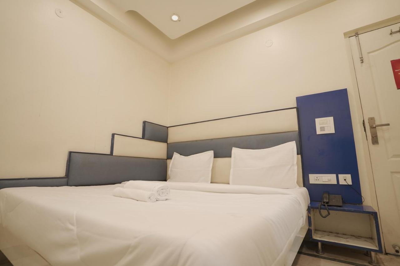 Hotel Leo Continental 뉴델리 외부 사진