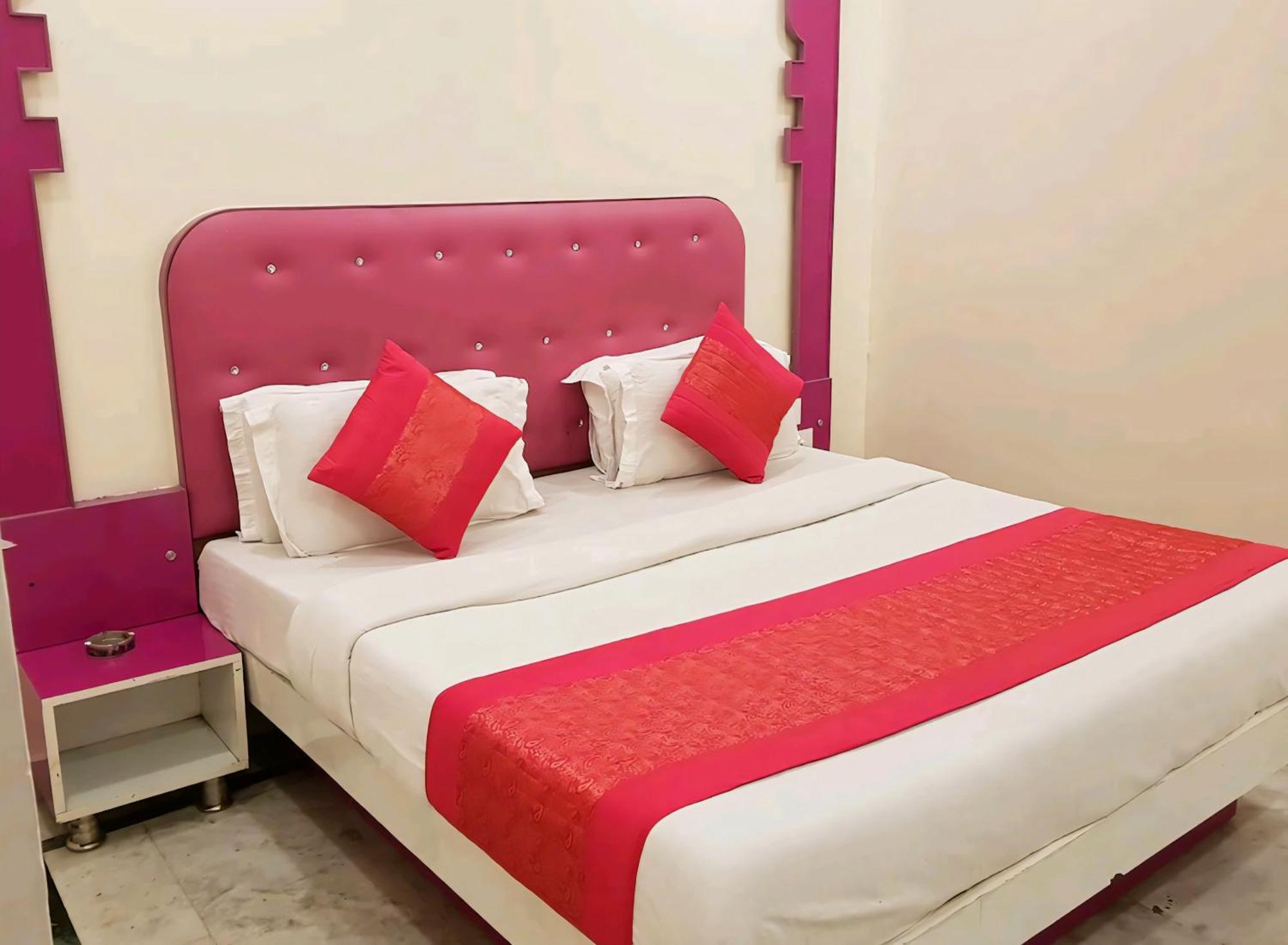 Hotel Leo Continental 뉴델리 외부 사진