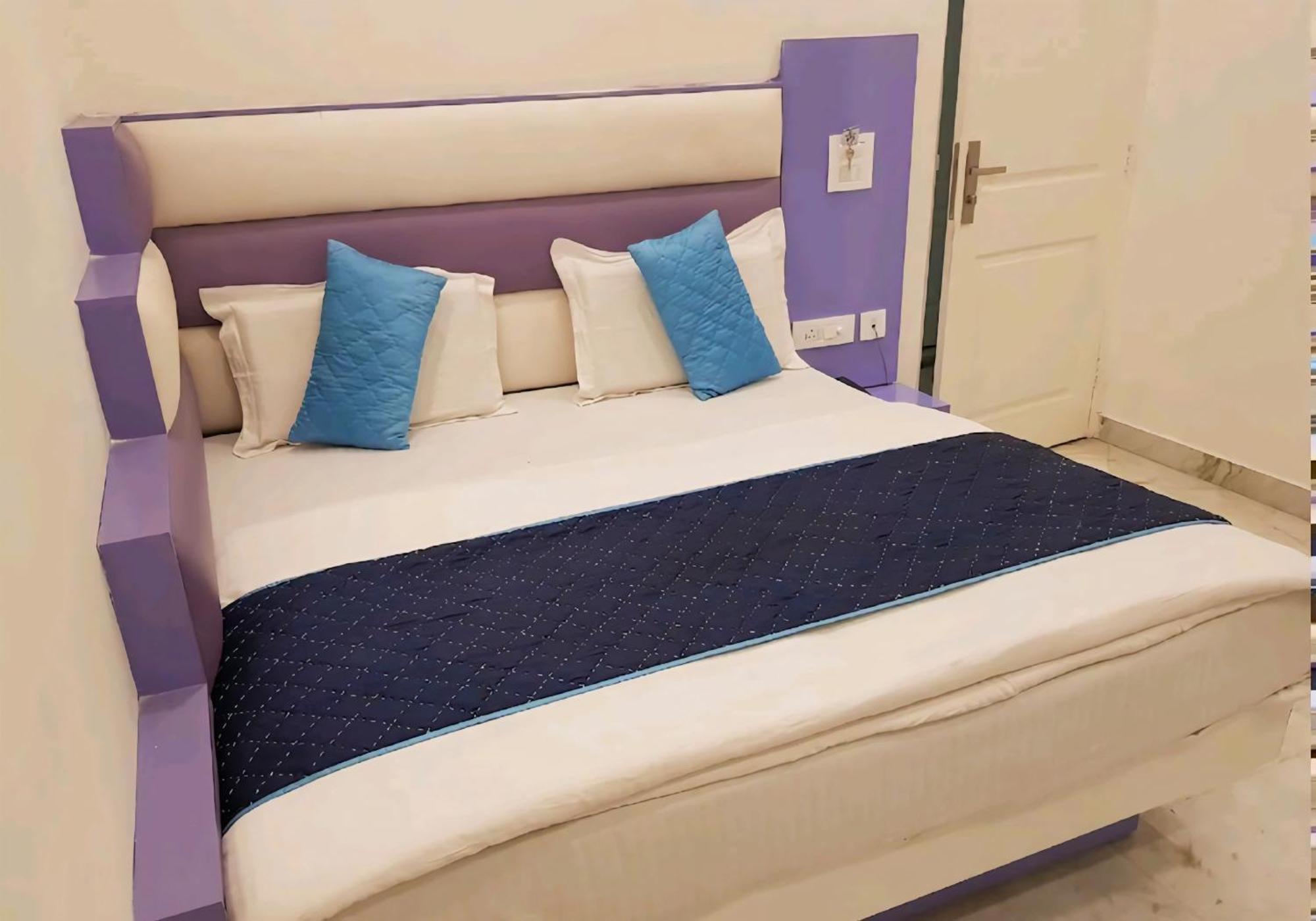 Hotel Leo Continental 뉴델리 외부 사진