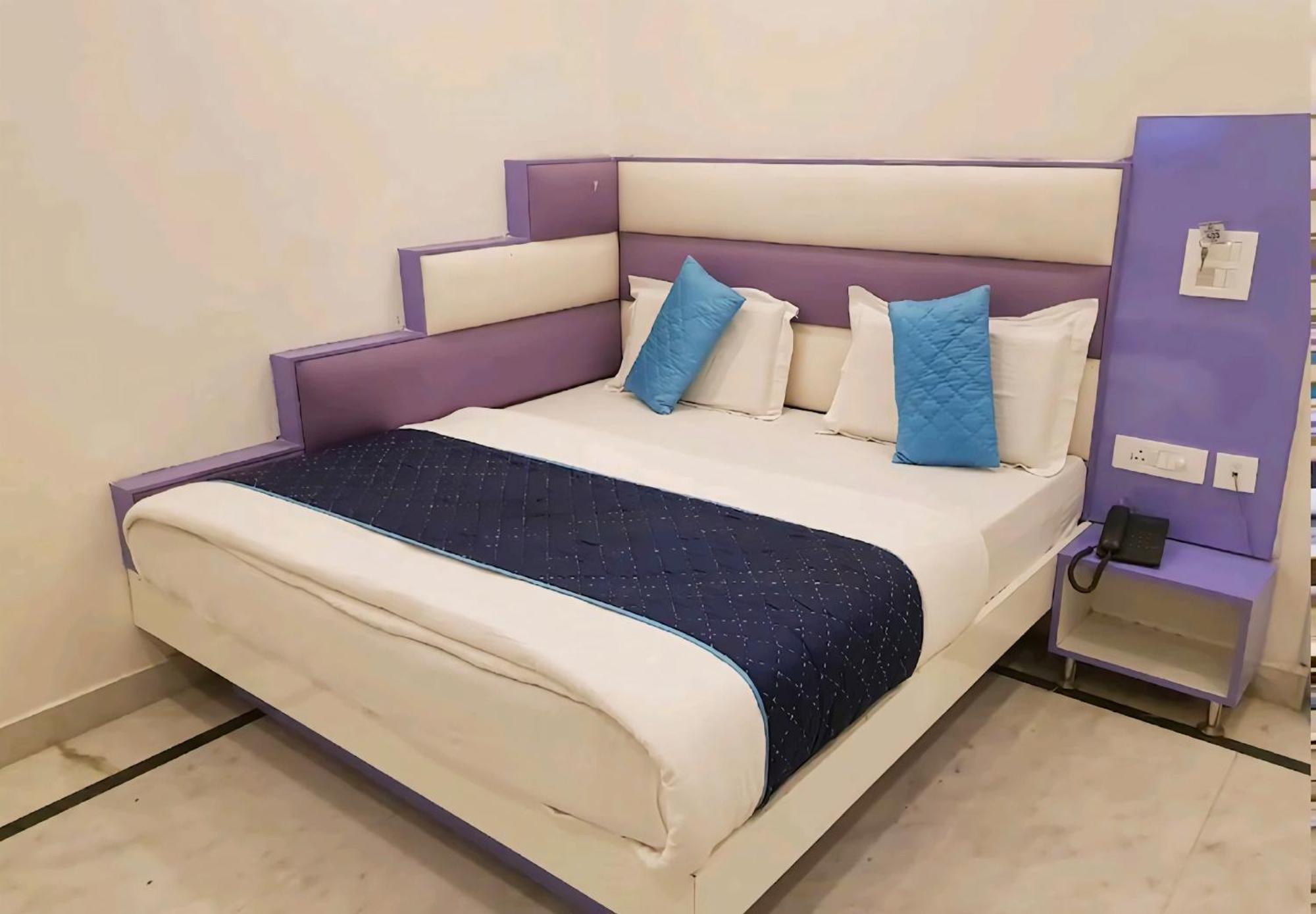 Hotel Leo Continental 뉴델리 외부 사진