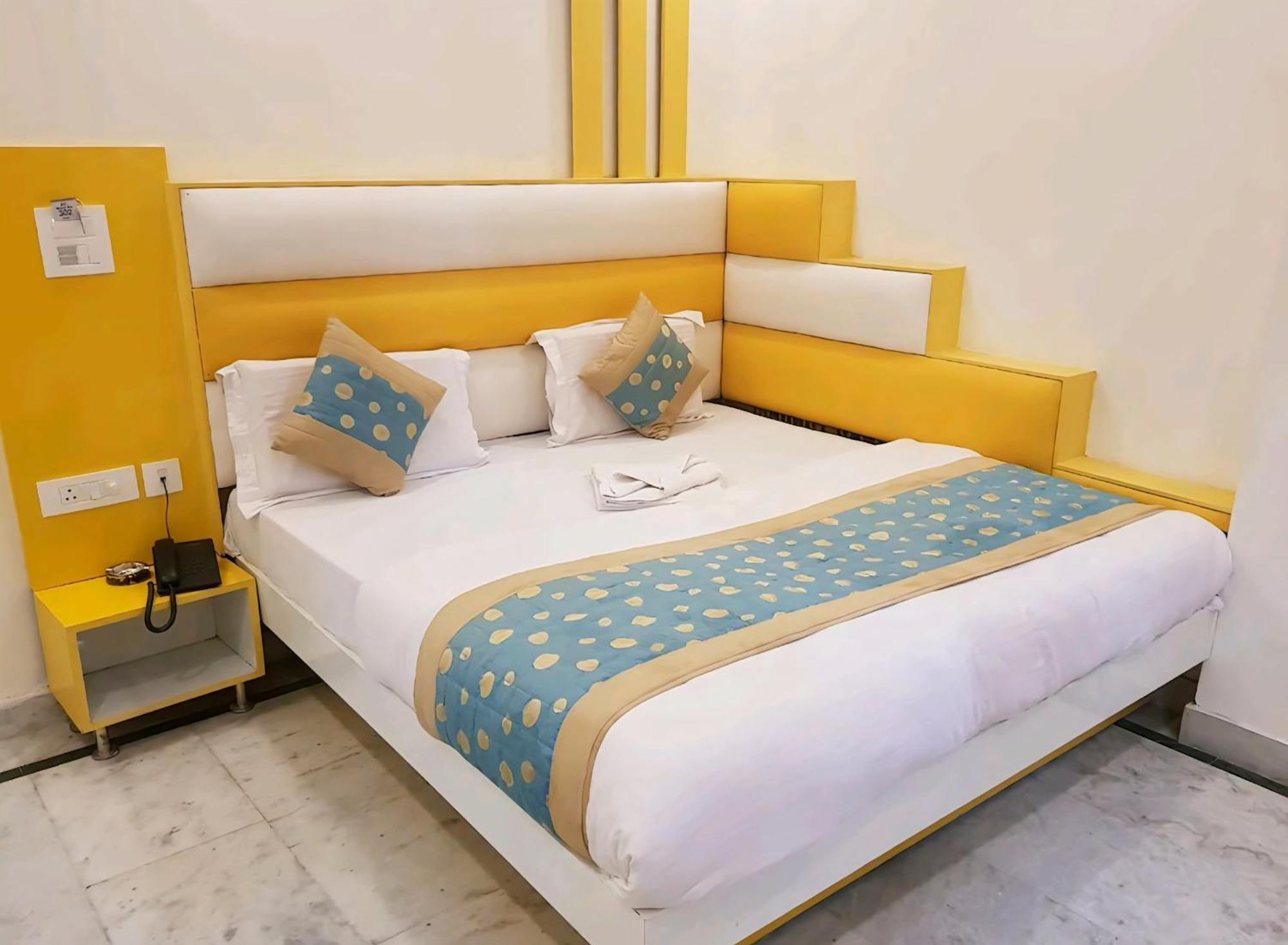 Hotel Leo Continental 뉴델리 외부 사진