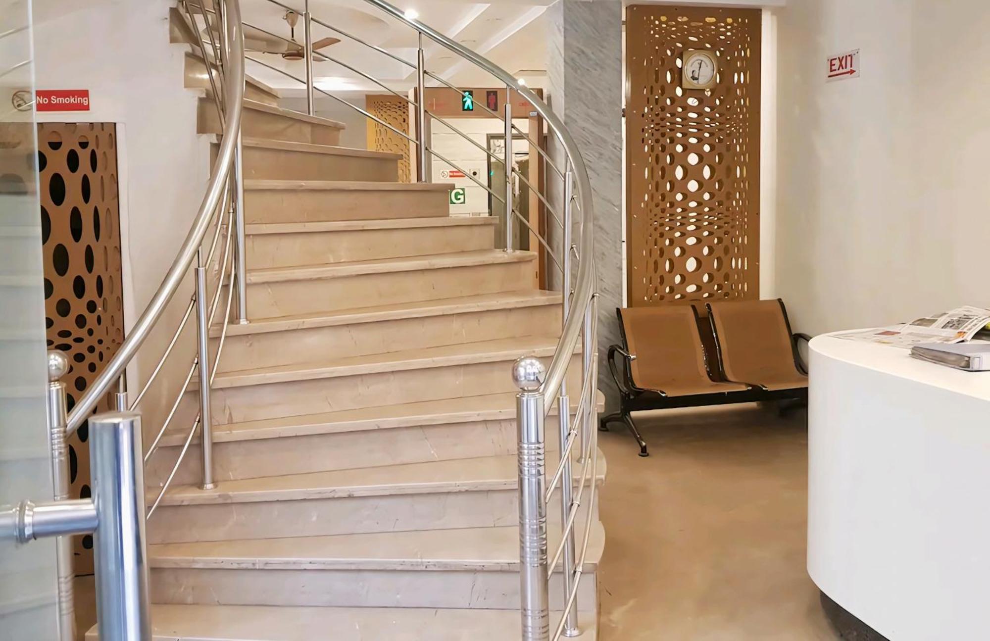Hotel Leo Continental 뉴델리 외부 사진