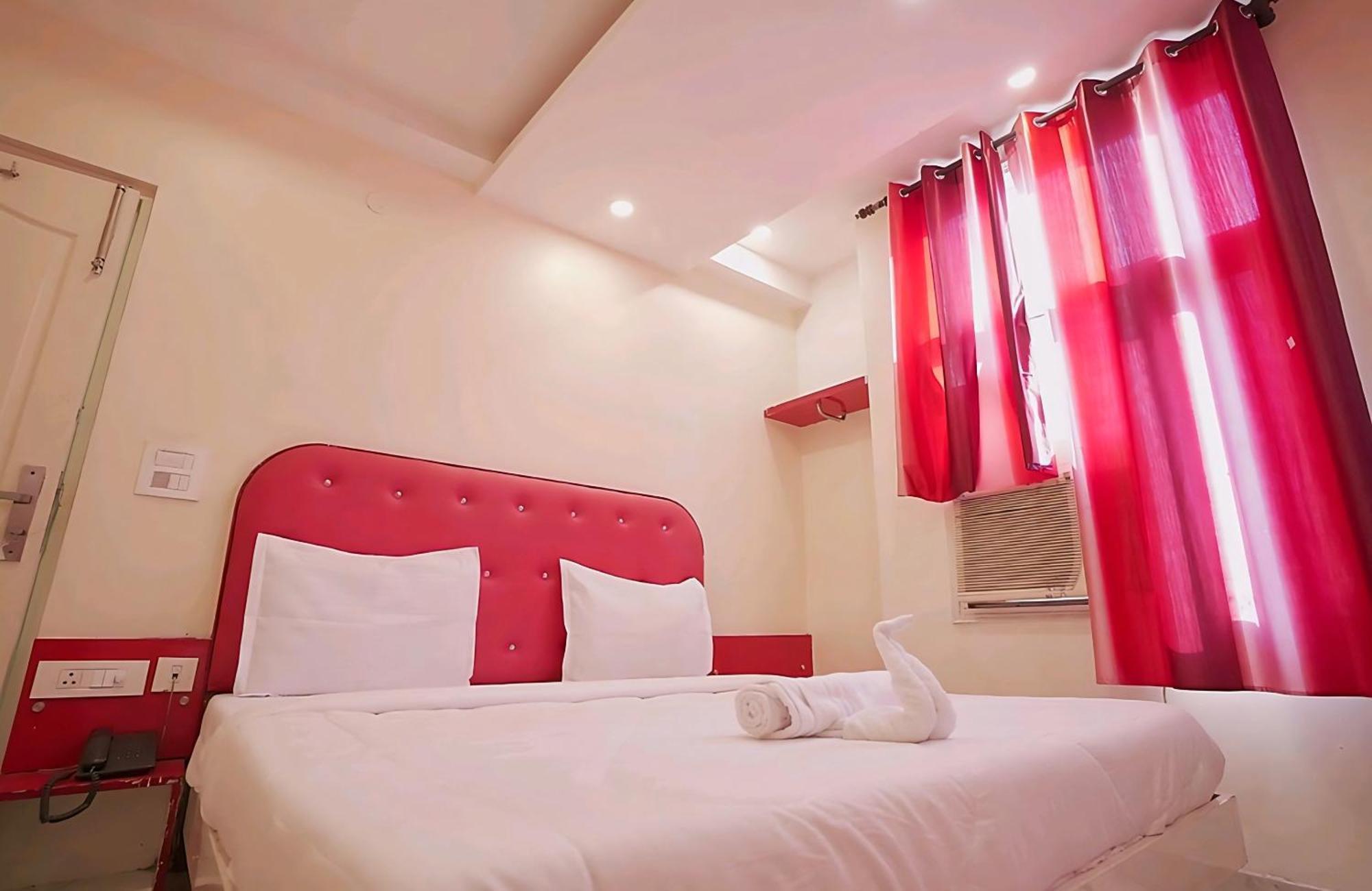 Hotel Leo Continental 뉴델리 외부 사진