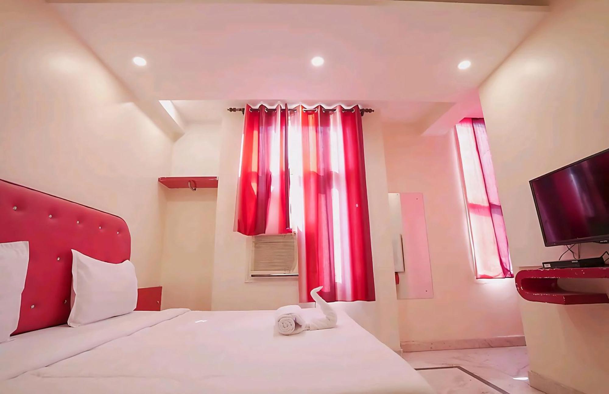 Hotel Leo Continental 뉴델리 외부 사진