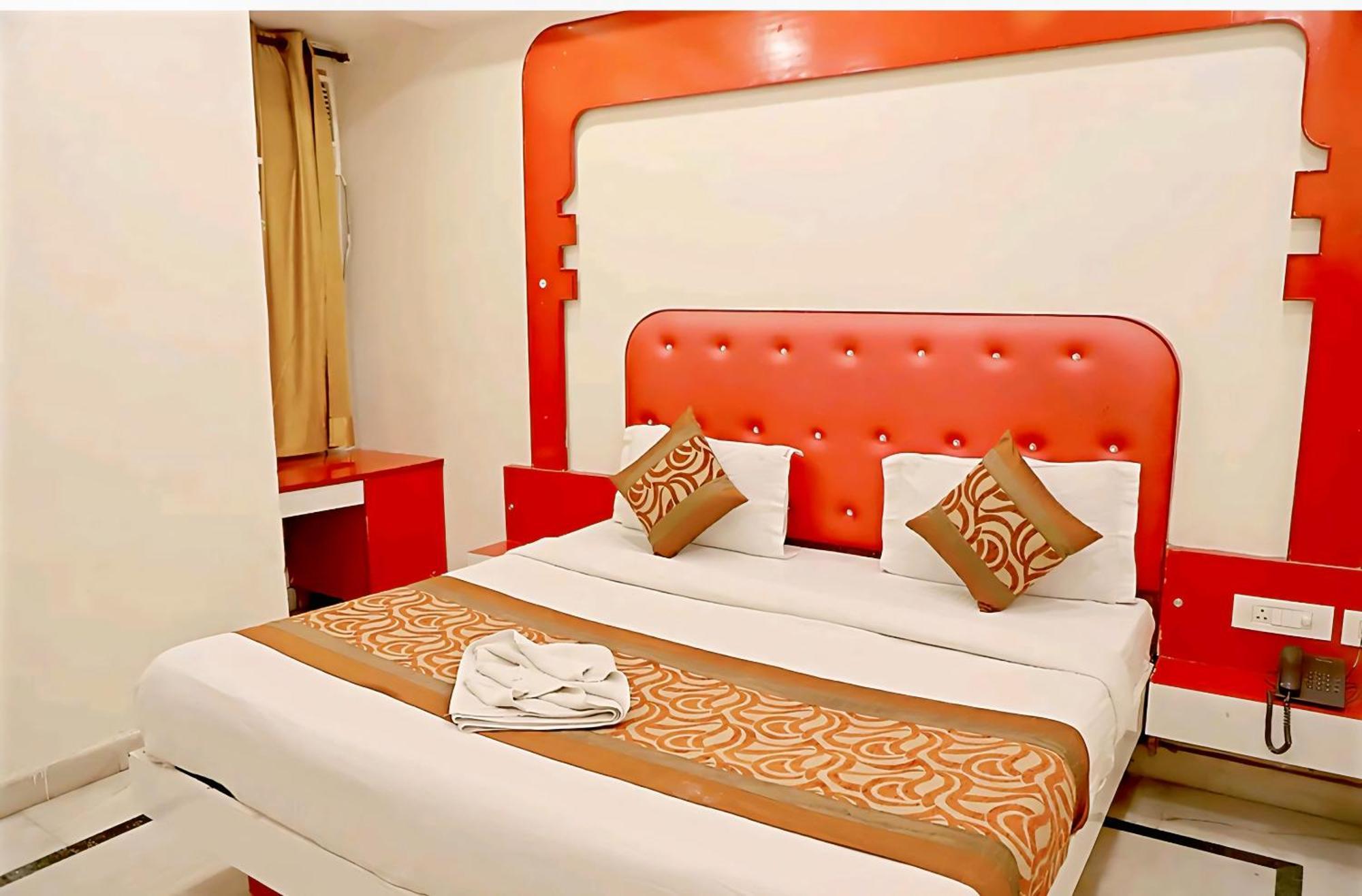 Hotel Leo Continental 뉴델리 외부 사진