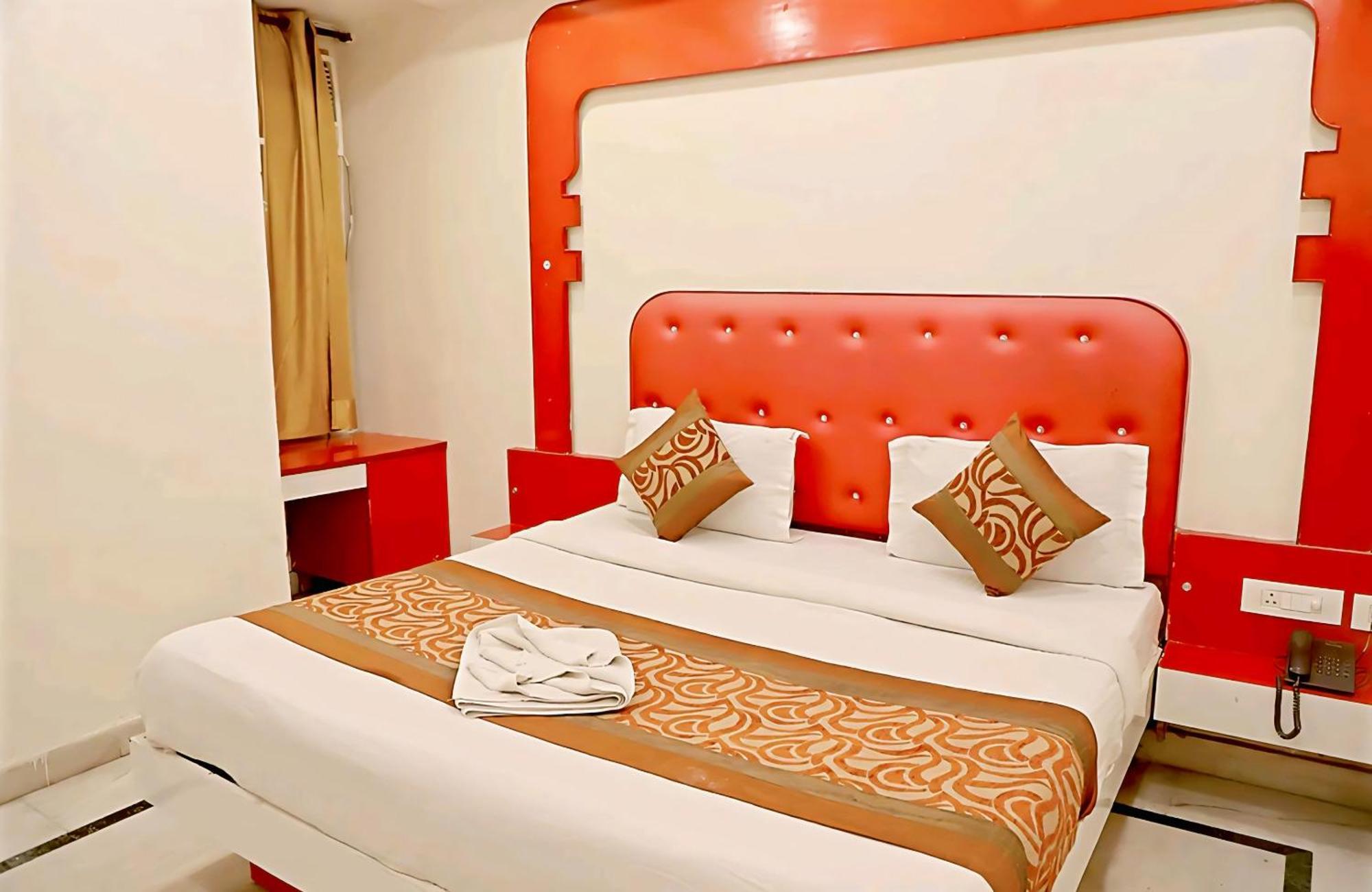 Hotel Leo Continental 뉴델리 외부 사진