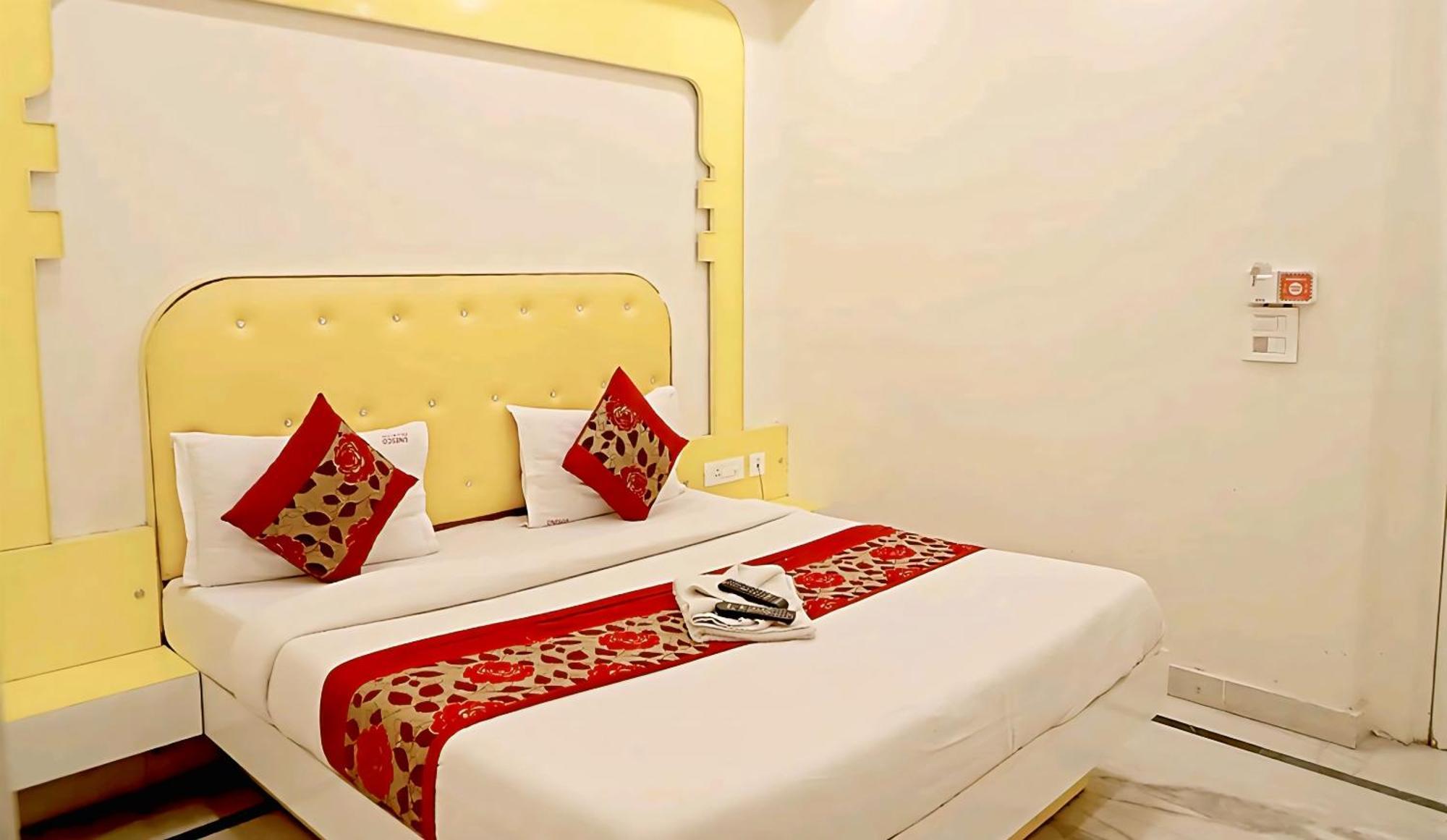 Hotel Leo Continental 뉴델리 외부 사진